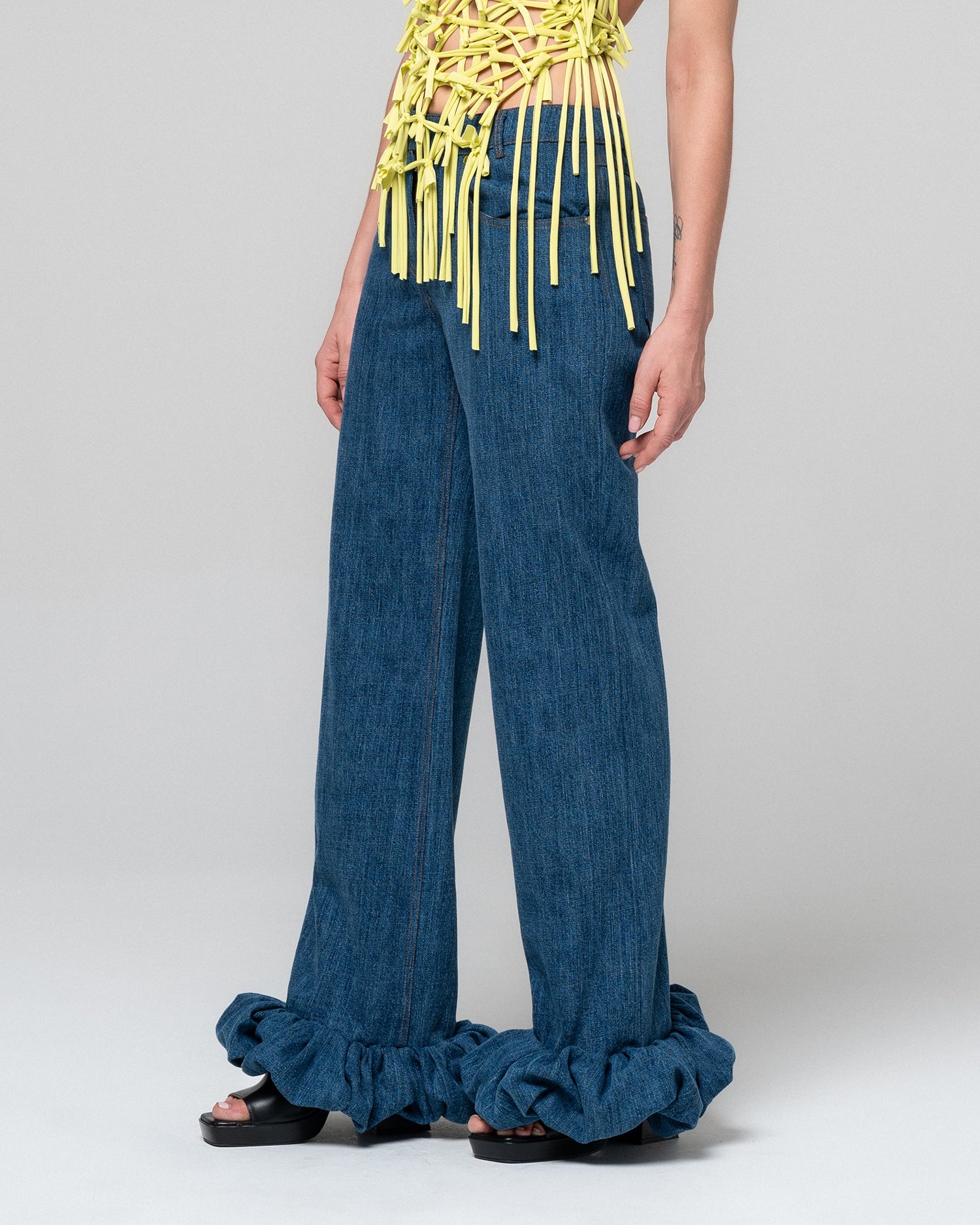 JANET JEANS – RONI HELOU